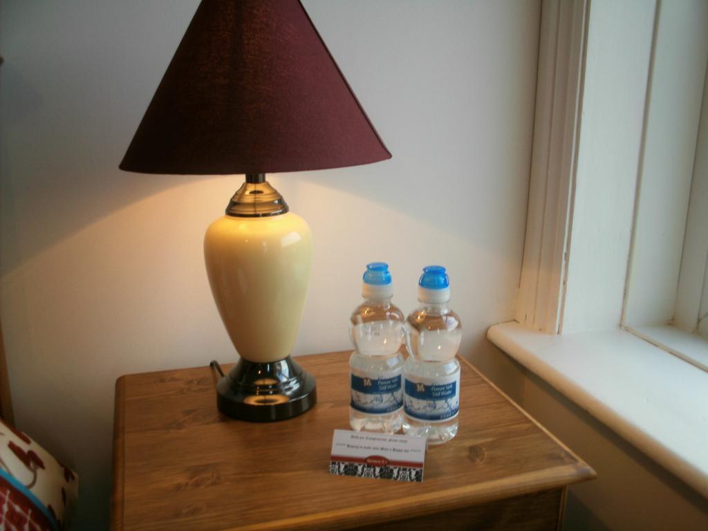 F3 2 Bedroomed Town House - Free Parking - Super 150 Mbps Wifi Near Gavin N Stacey Film House - 1 Free Dog Allowed Barry Kamer foto